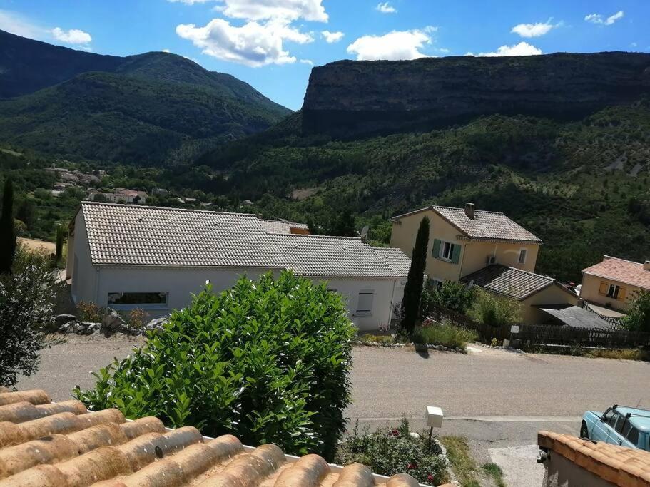 Maison Vue Sur Le Rocher Villa Remuzat Exterior photo